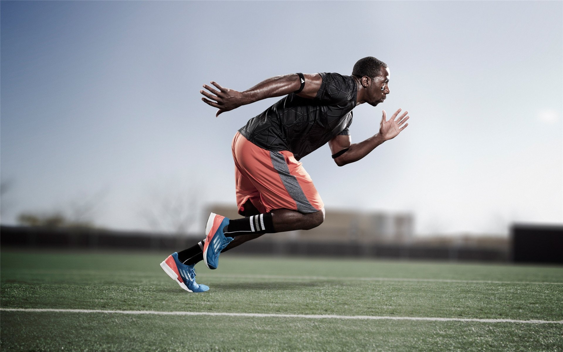 中国足球的场地设施建设标准化，我国足球场地设施建设的现实困境及其破解对策