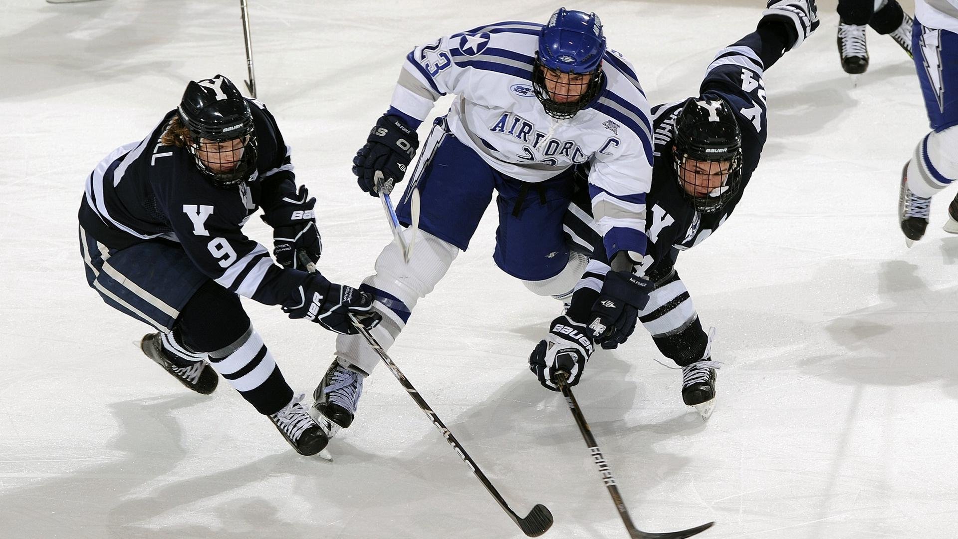 爱游戏电竞官方网站-回顾高尔夫年度十大高光球洞，高尔夫球洞直径多少cm